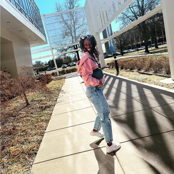 Meet your Posher, Daniela - Picture 1 of 1